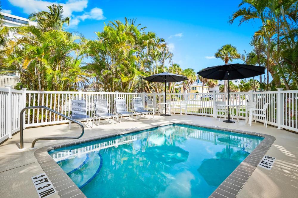 Parrot Beach Cottages Suite #4